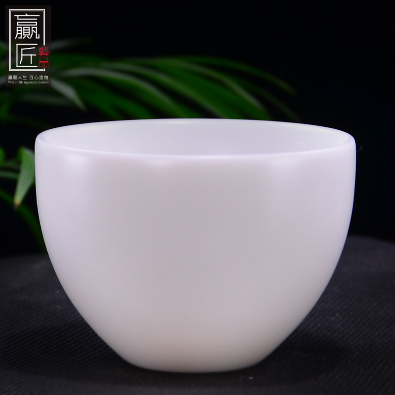 Ganador de arte de porcelana blanca Kung Fu taza de té logotipo tallado taza de té de cerámica taza única regalo personal