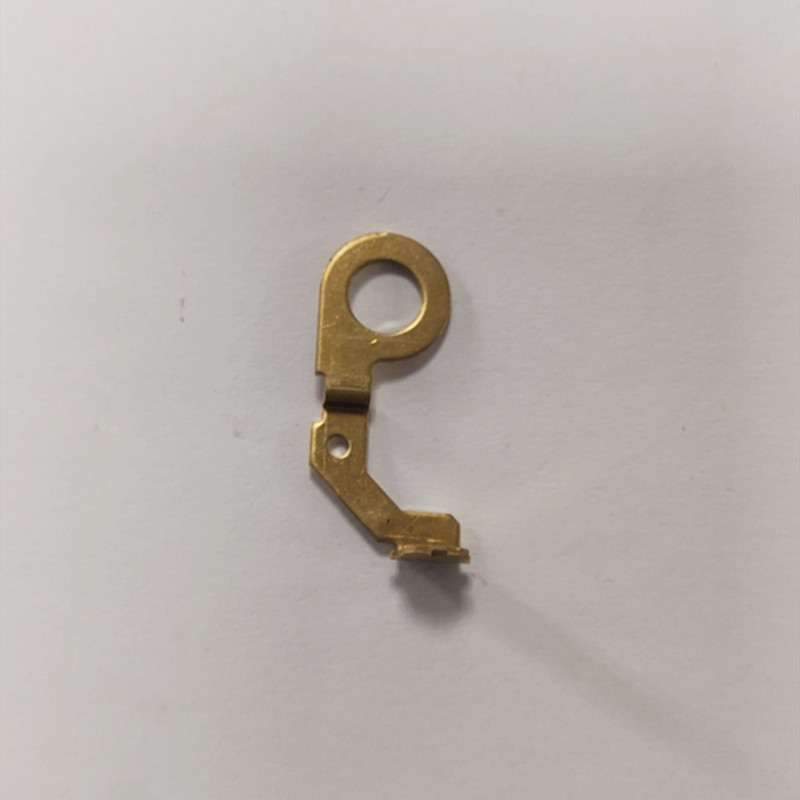 冲压件 大沙MB单角铁片（黑/绿）头铜件折弯件来图来样专业多工位