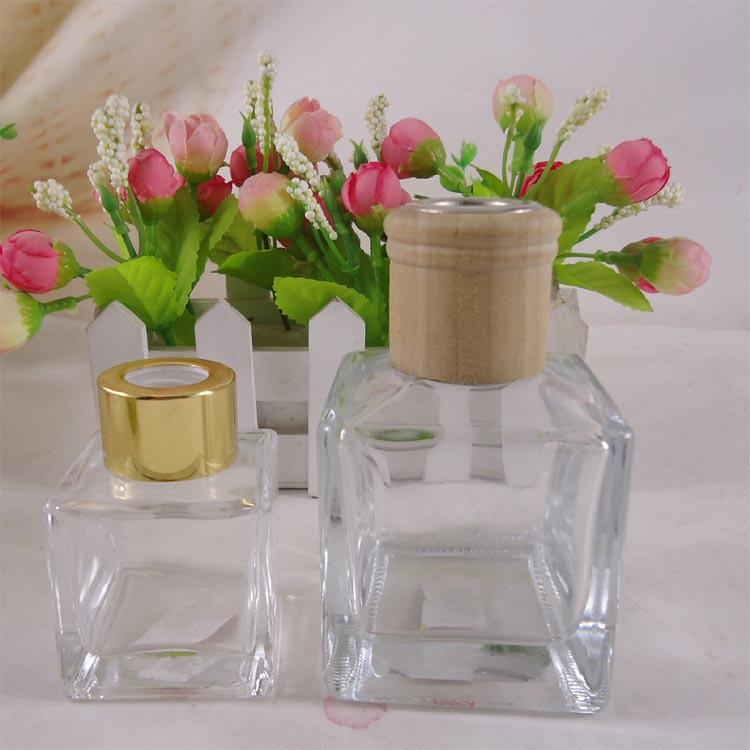 厂家直销车载香薰玻璃瓶50ml 125毫升无火挥发熏香瓶精油瓶批发