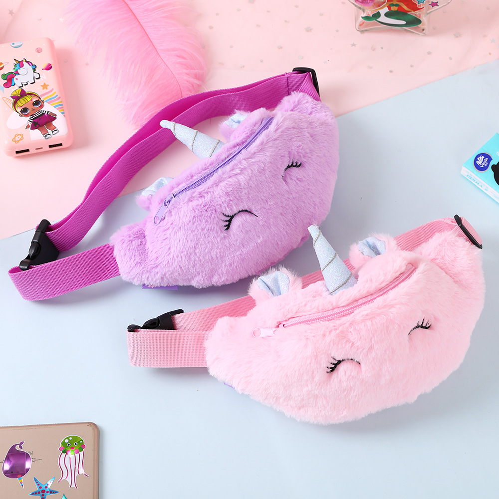 Cartoon cute children's one-shoulder bag for traveling