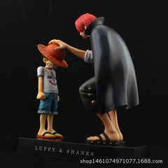 A one-sentence commemorative figure of Red-Haired Shanks and Straw Hat Luffy, a boxed hand-painted collectible statue