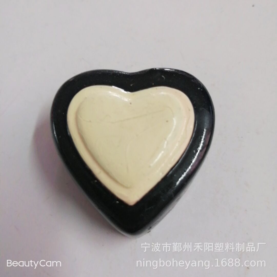 工厂直供优惠批发化妆品儿童包材巧克力公仔唇彩唇膏树脂塑料瓶巧