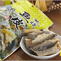 Natural-style fried fish skin 60g, Crispy spicy black pepper fragrant fried fish skin local seafood snack food wholesale