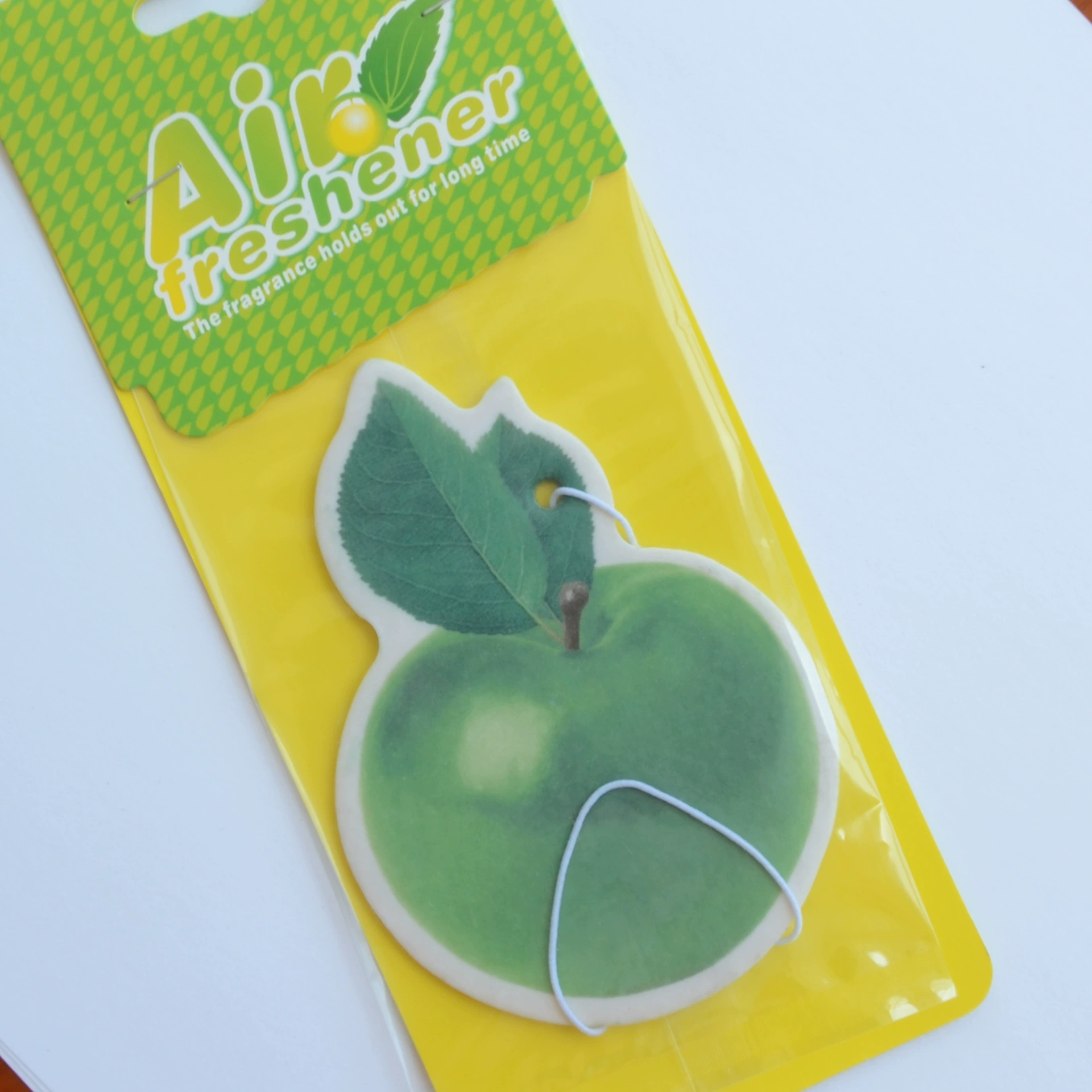 Автомобиль аромат Лифт мультфильм завод бумага автомобиль аромат свежий дезодорант автомобиль кулон Аромат бумага