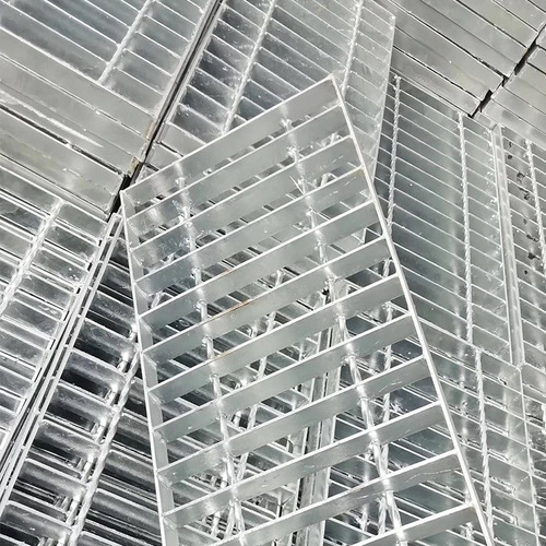 Slip-resistant zinc-coated steel grating stair treads stainless steel grating composite patterned platform
