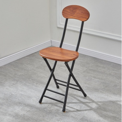 다크 브라운 나뭇결 색상 + 검은 다리