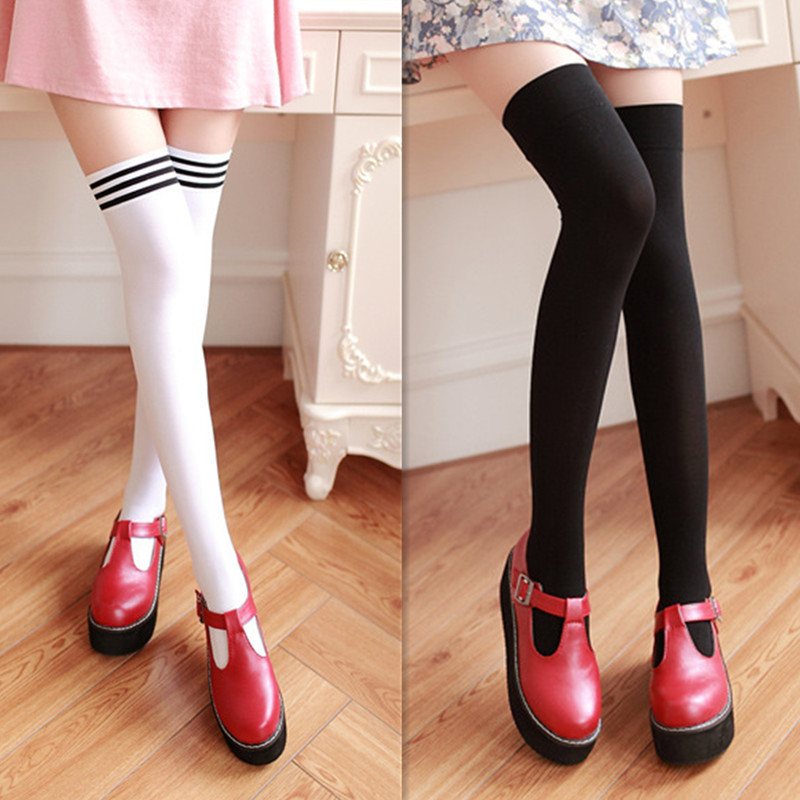 Medias de terciopelo de primavera y otoño calcetines de estudiante Blanco japonés medias de uniforme de JK negro de alta rodilla para mujer al por mayor