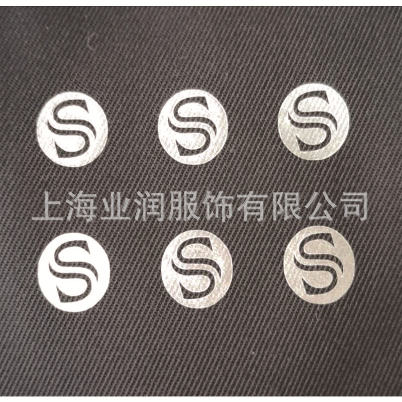 提供服装烫标//烫印标//转印标//洗水烫标色牢度好质量佳欢迎咨询