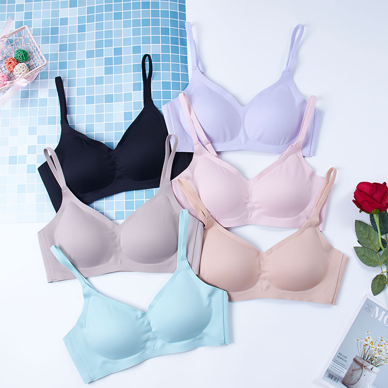 2020 nuevo sujetador de látex de Tailandia primavera y verano brillante cero vinculante chaleco inalámbrico ropa interior sujetador de una sola pieza