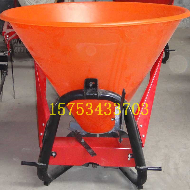 Shandong รถแทรกเตอร์เกลี่ยปุ๋ย CDR-600พร้อมที่กระจายปุ๋ย