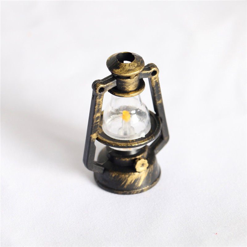 Dollhouse miniature food and play landscape shooting props accessories retro kerosene lamp DIY material ornaments
