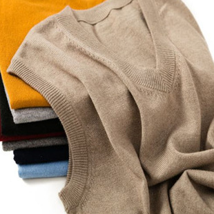 Wool vest men's V-neck knitted warm wool waistcoat solid color knitted sleeveless vest autumn and winter Korean style dad wear