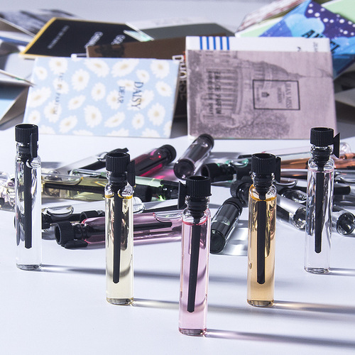 Xiaocheng Yixiang Q version card perfume sample 2ml men's and women's perfume trial tube long-lasting eau de toilette wholesale