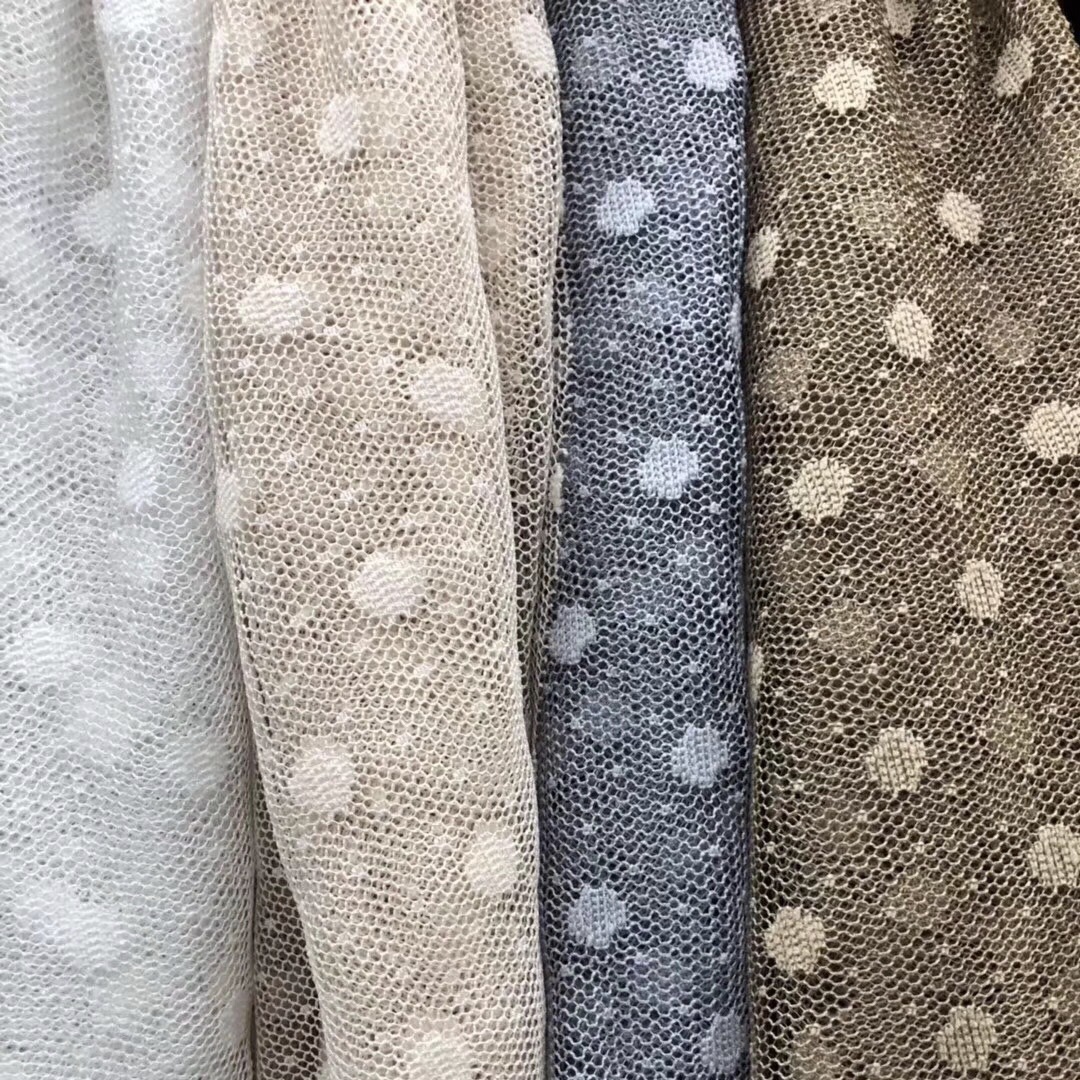 Multi-Color de encaje de poliéster tamaño punto no elástico jacquard base de malla ropa para niños mantel tela suministro directo de fábrica