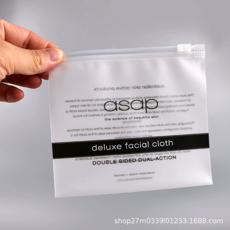 Производитель изготавливает пакеты с застежкой-молнией из CPE, пакеты для одежды с герметизацией из CPE, пластиковые пакеты из EVA с печатью.