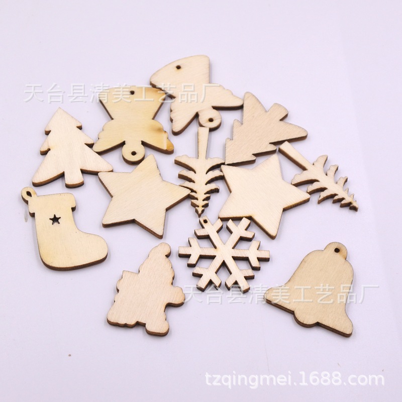 32mm madera de Navidad madera decorativa chips mixtos DIY dibujos animados artesanías decorativas 50 unidades un paquete