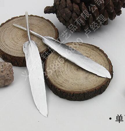 흰색 배경에 단면 실버