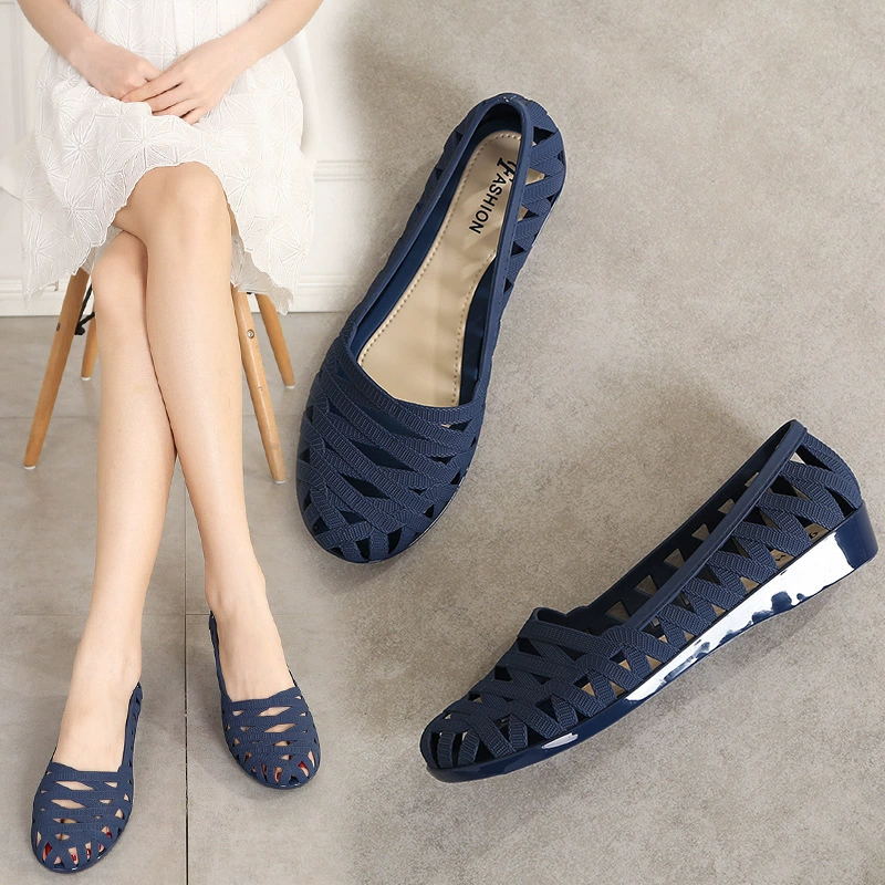 2025 новые модные сандалии для женщин, летние плоские туфли, балетки, пластиковые мягкие подошвы, желеобразные туфли, корейский стиль, пляжная обувь