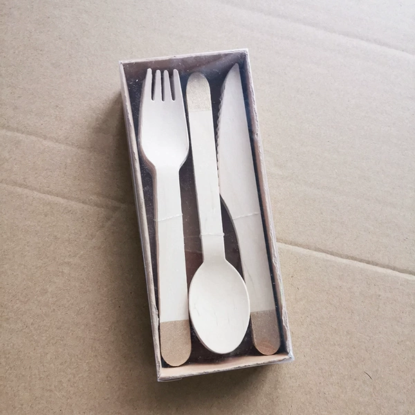 Box, knife fork spoon 8 bronzes each