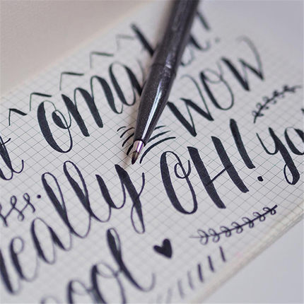 Japón Pentel Pitong Touch Xiuli pen Pincel arte fuente color suave cabeza diario notas escritura tarjeta de felicitación