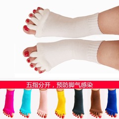 Wholesale Japanese yoga summer toe socks split toe socks toe socks for men and women mid-calf socks colorful massage toe socks