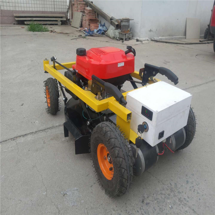 山东生产 遥控四驱油电两用割草机 智能割草机 可爬坡遥控割草机