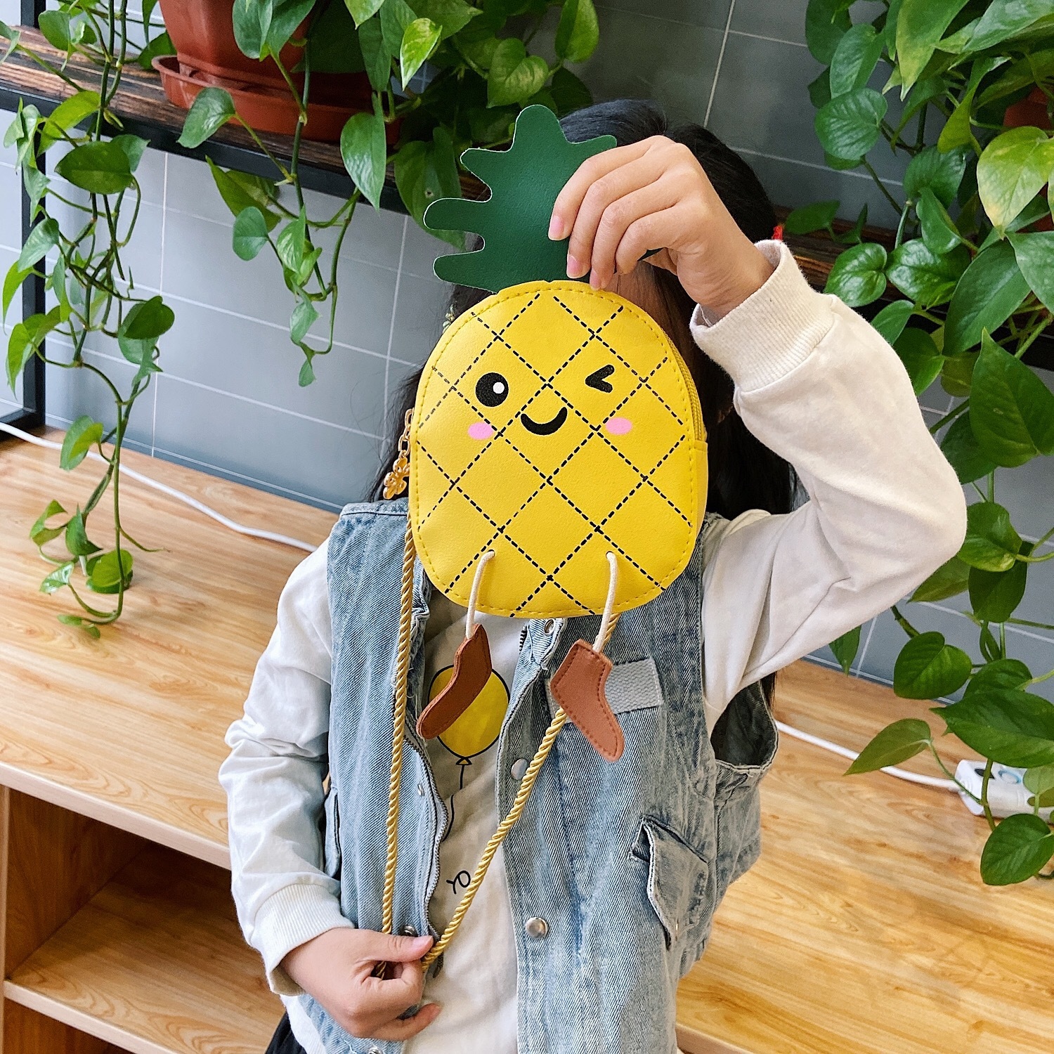 2020 nueva moda Linda piña hombro crossbody estilo coreano bebé accesorios monedero para niños y niñas