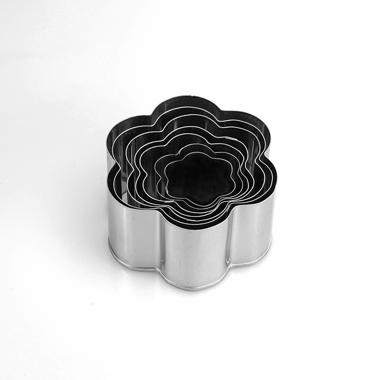 Stainless steel cake mold biscuit mold DIY baking tool fruit cutting height 5cm plum blossom seven-piece set