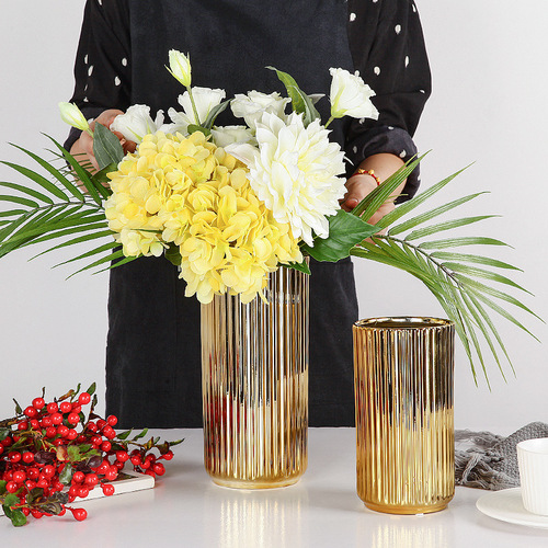 Nordic golden light luxury ceramic plated vase large decorative piece for Instagram style creative floral arrangement, living room coffee table decoration