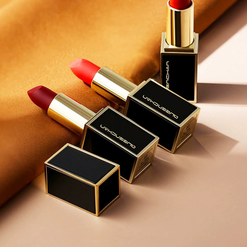 Moisturizing tomato lipstick contains rose, long-term effect, does not fade