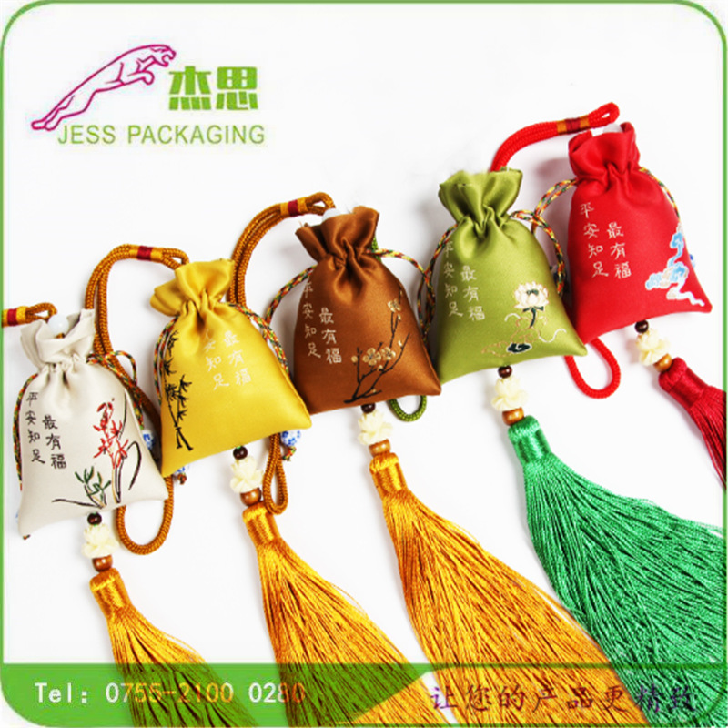 设计2026年马年新款丝绸香包香囊袋流苏佛玉器收纳包量大从优