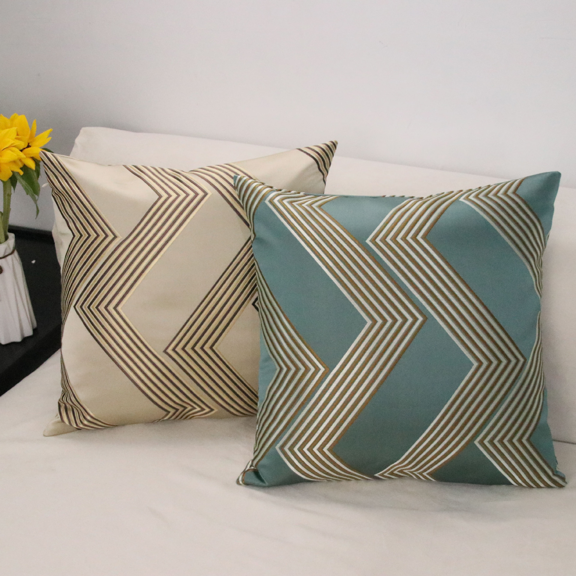 New Chinese modern high -precision large wave pillow sleeve is based…
