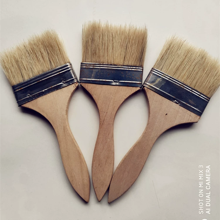 Оптовая продажа различных видов кистей из свиной щетины: плоские кисти с деревянной ручкой, тонкие плоские кисти, инструменты для удаления пыли из свиной щетины.