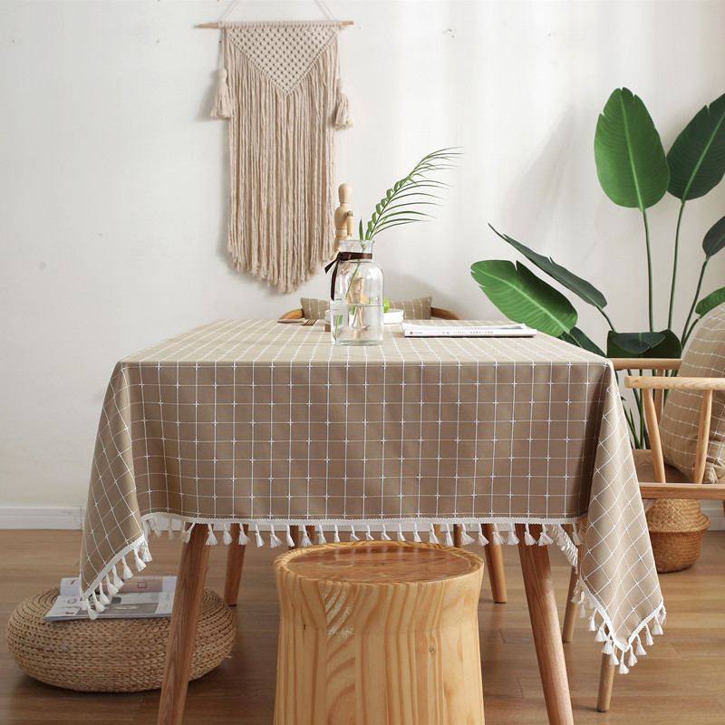 Nappe à petits carreaux géométriques en jacquard de polyester et lin, style américain, avec pompons._voghion.com