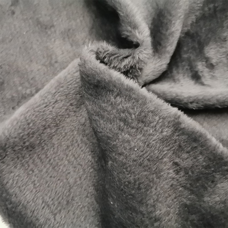 厂家供应 平剪绒 圣诞帽子宠物用品猫架柜台桌垫布料汽车坐垫