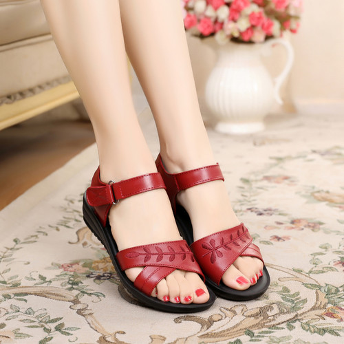 New casual genuine leather soft bottom first layer cowhide middle-aged and elderly large size non-slip mom fashion shoes women's shoes women's sandals