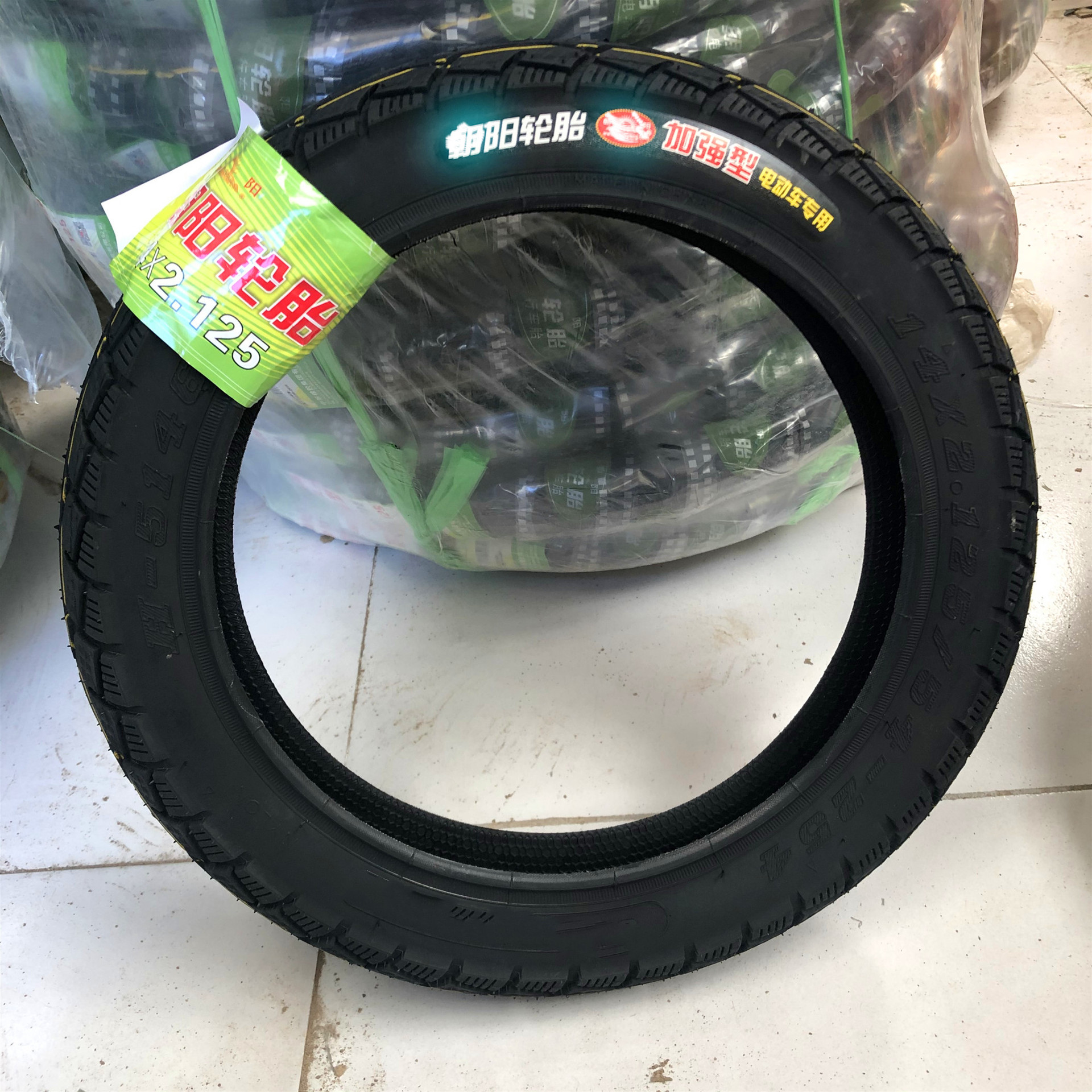 批发正规朝外胎 电动车14*2.5 3.00-10 16*2.125真空胎电摩