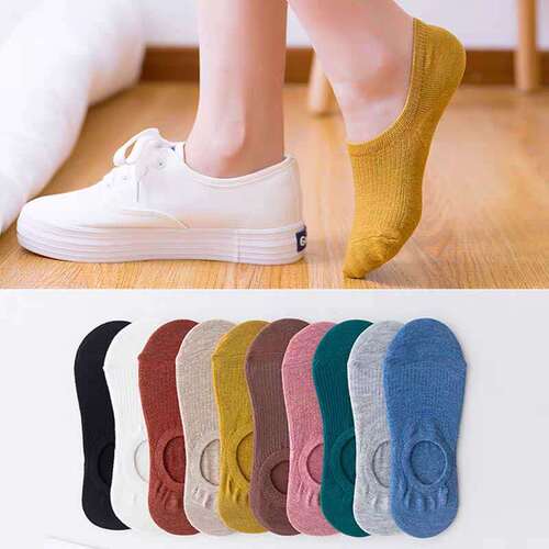 Spring and summer new women's boat socks Japanese all-match solid color vertical strip silicone non-slip women's socks shallow mouth invisible boat socks