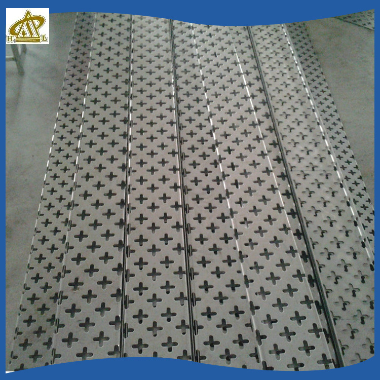 厂家供应 热镀锌冲孔网 天花冲孔网 小型钢板网冲孔板防护网