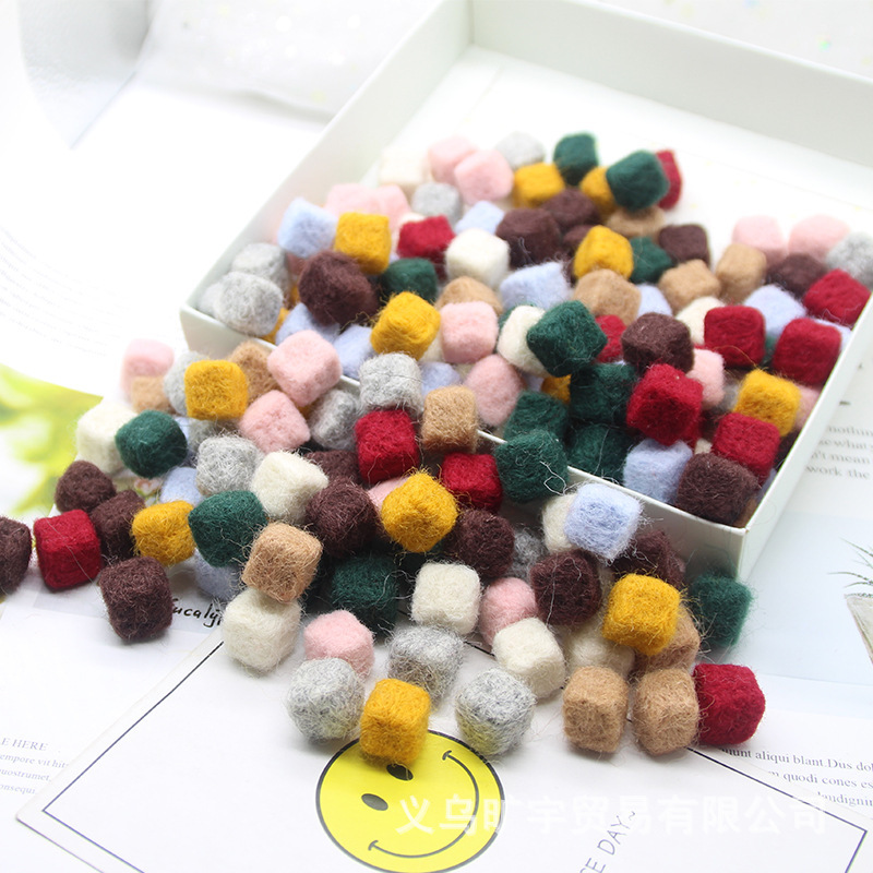 Spot wool felt poking poking box earrings pendant hairpin rubber band diy semi-finished head jewelry accessories material Spot wool felt poking poking box earrings pendant hairpin rubber band diy semi-finished head jewelry accessories material