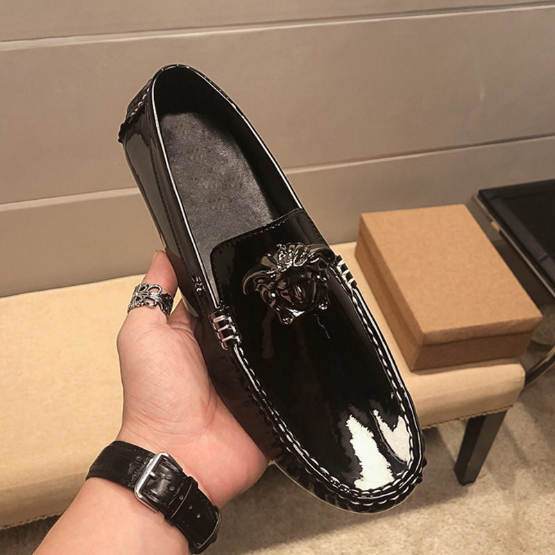 Spring and summer new beanie shoes men's simple patent leather shiny casual shoes with feet lazy Korean fashion Men's Shoes Factory