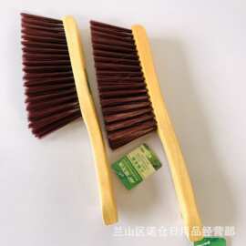 咖色木柄床刷 临沂五元百货扫床刷家用除尘软毛刷子批发赶集热卖