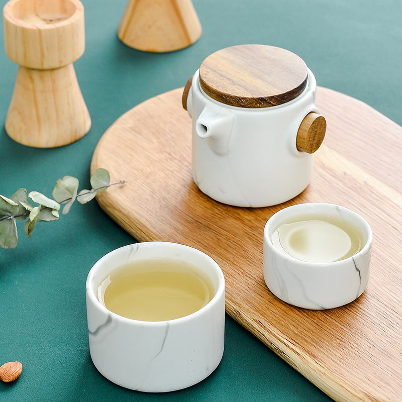 Juego de Té de Viaje Portátil 1 Tetera 2 Tazas de Cerámica y Madera para Exteriores