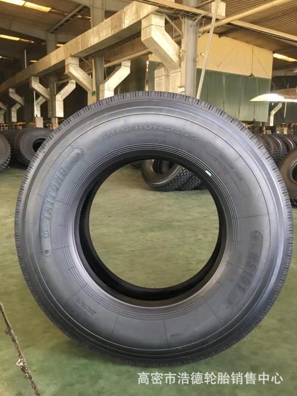 Грузовая шина 295/75R22.5 стандарт