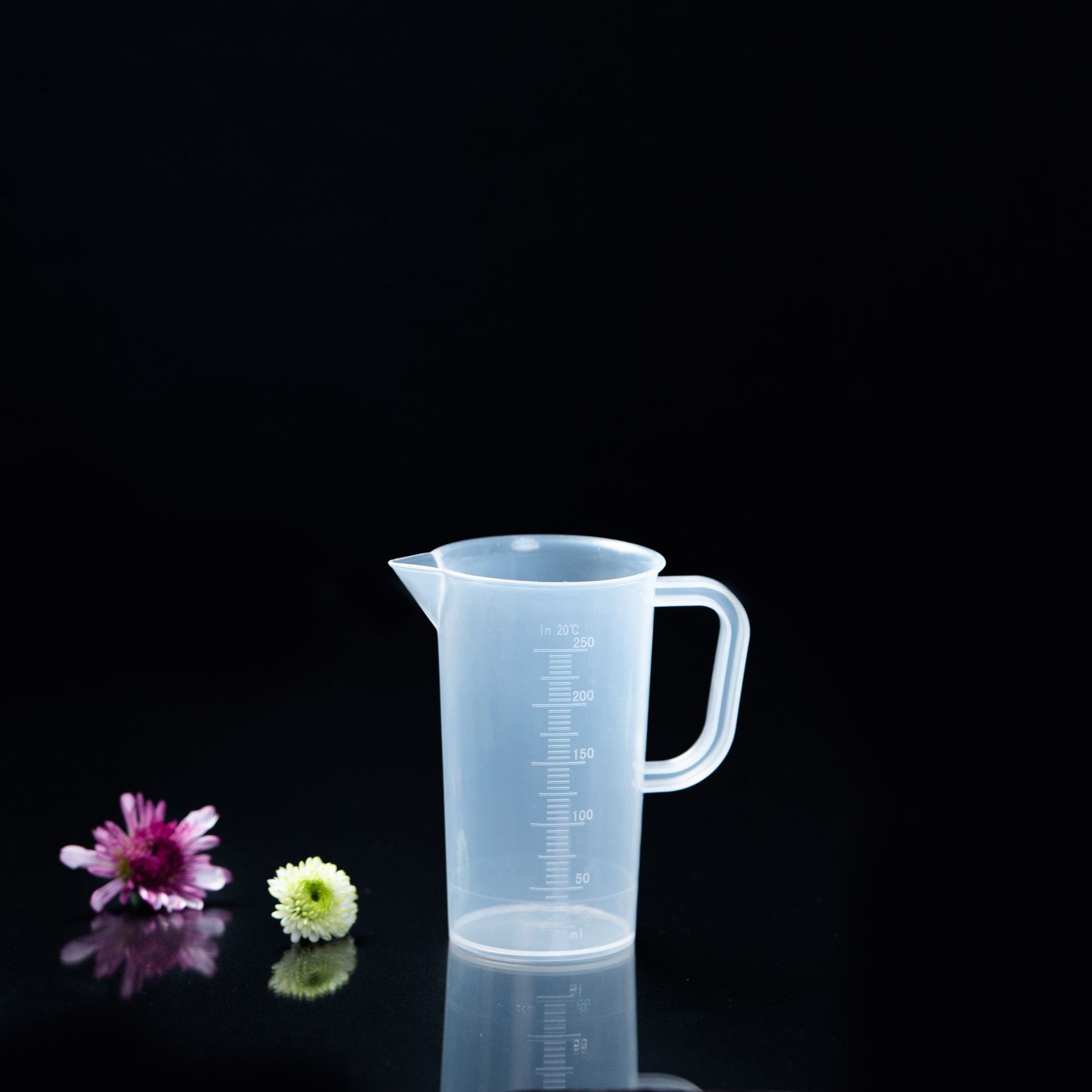 Taza de medir jabón hecho a mano taza de mezcla de té de leche engrosada taza de escala resistente a altas temperaturas taza de medir para hornear con tapa taza de medir de plástico