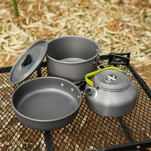 Outdoor pot set for 3 to 4 people, camping portable kettle set, mountaineering picnic, self-driving picnic barbecue non-stick cookware