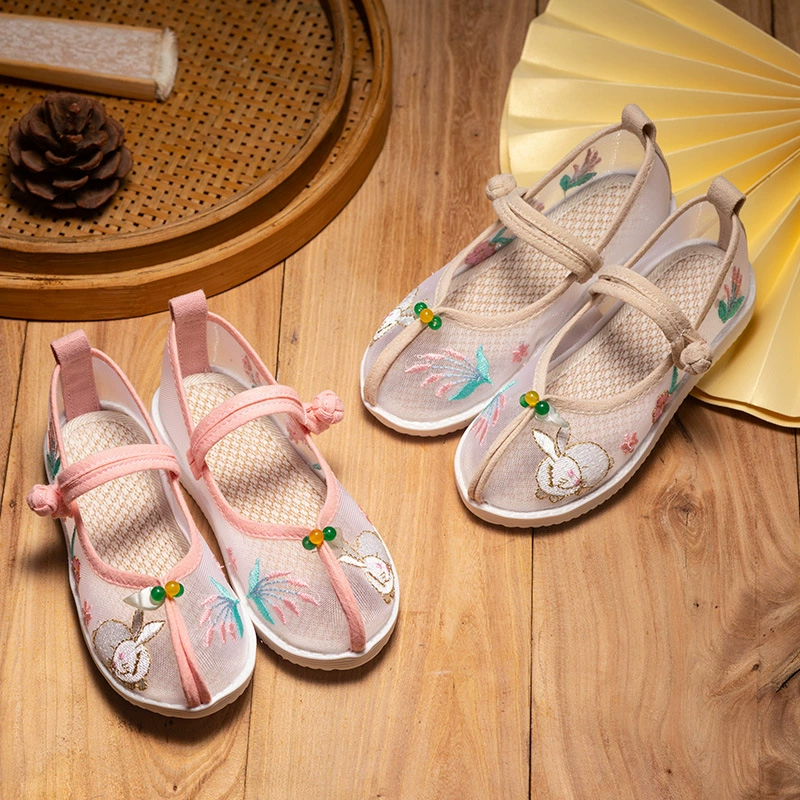 Весенняя обувь для девочек из ткани с вышивкой и резиновой подошвой с пряжкой в стиле ретро, топ из сетчатой ткани, полая традиционная специальная Тканевая обувь
