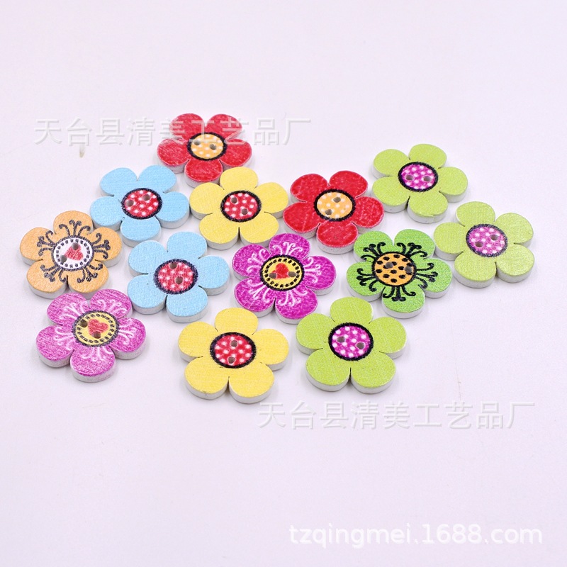 20.0 MM fondo blanco bricolaje decoración pintada 5 botones de ciruela botón de madera diámetro aproximadamente 2cm