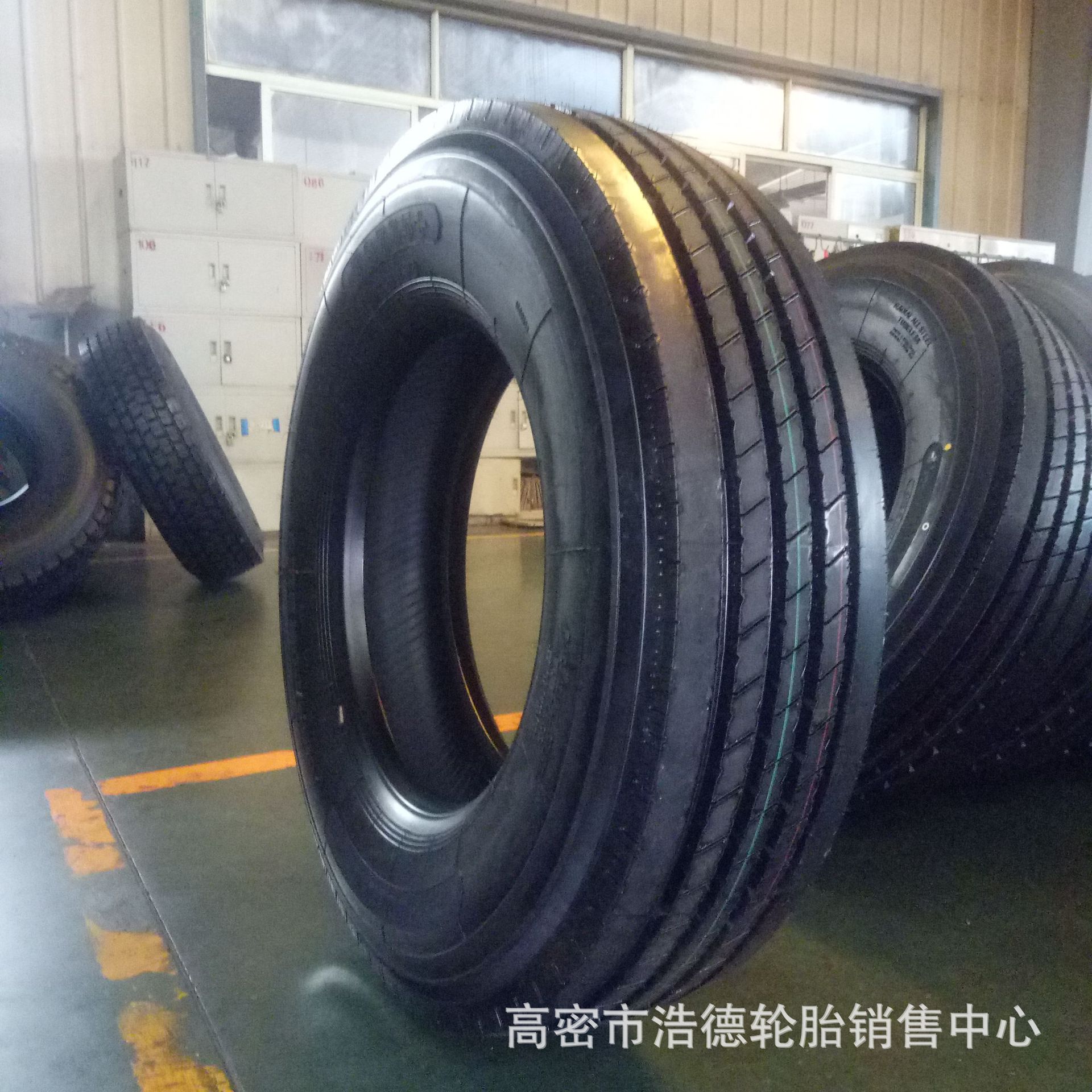 Грузовая шина 295/75R22.5 стандарт