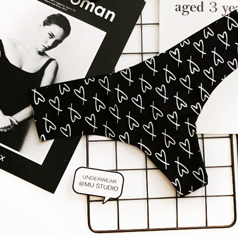 Europa y América Rosa carta amor deportes fitness yoga sin fisuras de seda del hielo sexy ropa interior las mujeres Tanga T Pantalones